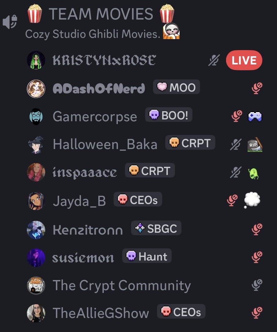 I love cozy movie nights with the Crypties 💚🍿