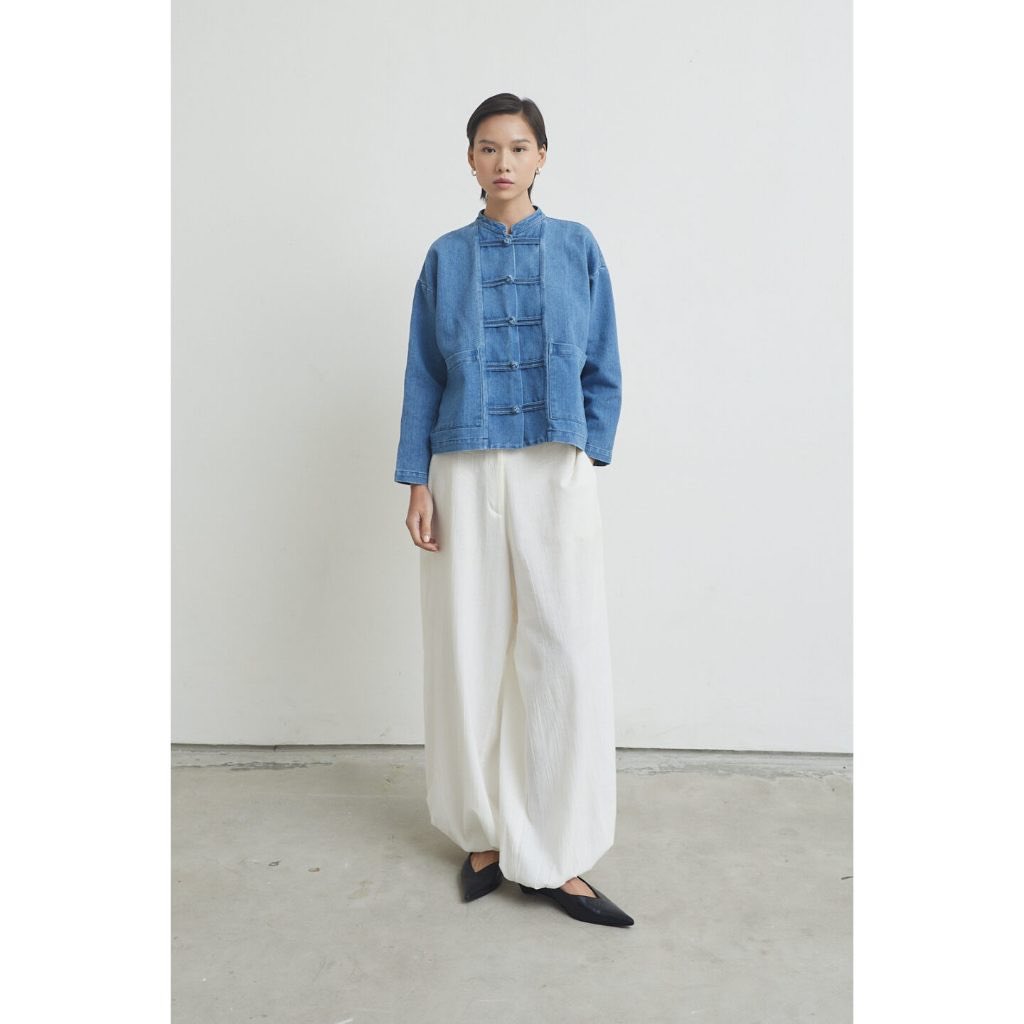 zyzyryy's tweet image. Denim jacket yang bikin auto keren! 🔥
Mai Denim Jacket dari Shopatvelvet, wajib punya buat semua outfit. Stok terbatas, buruan beli!
s.shopee.co.id/4Avk0wOtgZ

#DenimJacket #BajuWanita #OutfitWanita #RacunShopee #DiskonRacunShopee #ShopeeID