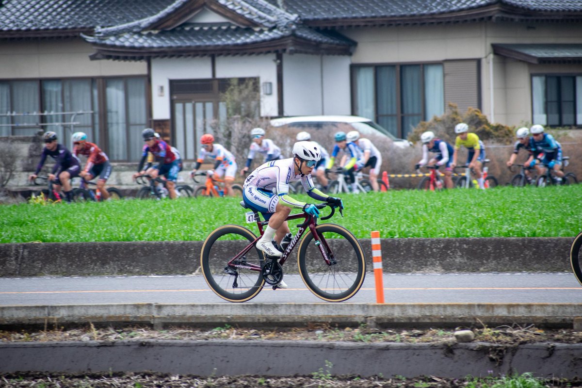 yoshitaku1234's tweet photo. 真岡芳賀ロードレース E1
逃げにイナーメ石原くんを乗せてぬくぬく…しかしバラけて7人が逃げ切り
プロトンの集団スプリントはそこそこイメージ通り上がれて10位/91人
またオシミン勝てん🥺
こないだゴルビー 1本目3分285wで尽きた実力だけど無事E1残留おじさんになりそう😅
#ALTALIST https://t.co/ulwXJBWddA