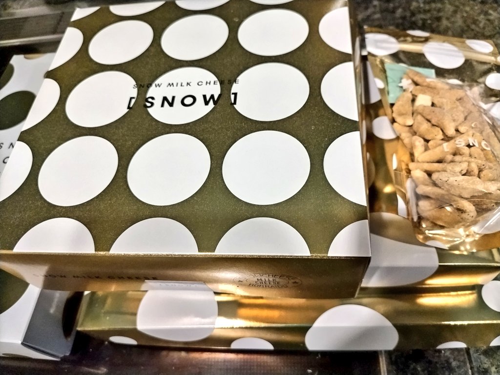 ガジュ tweet media