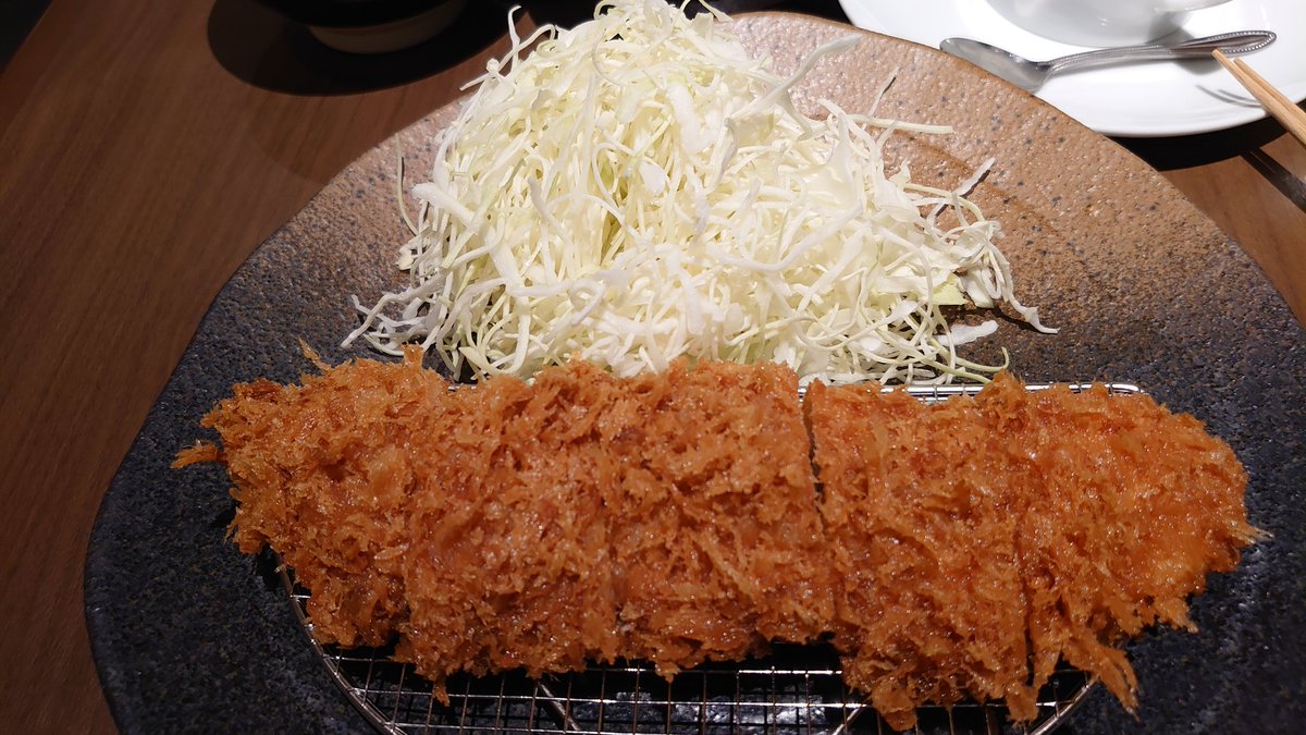 muzineki tweet media