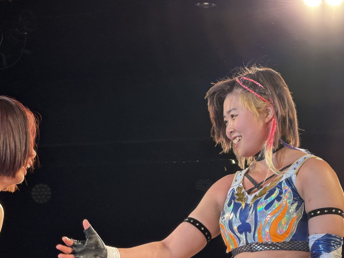 スマックダウン tweet media