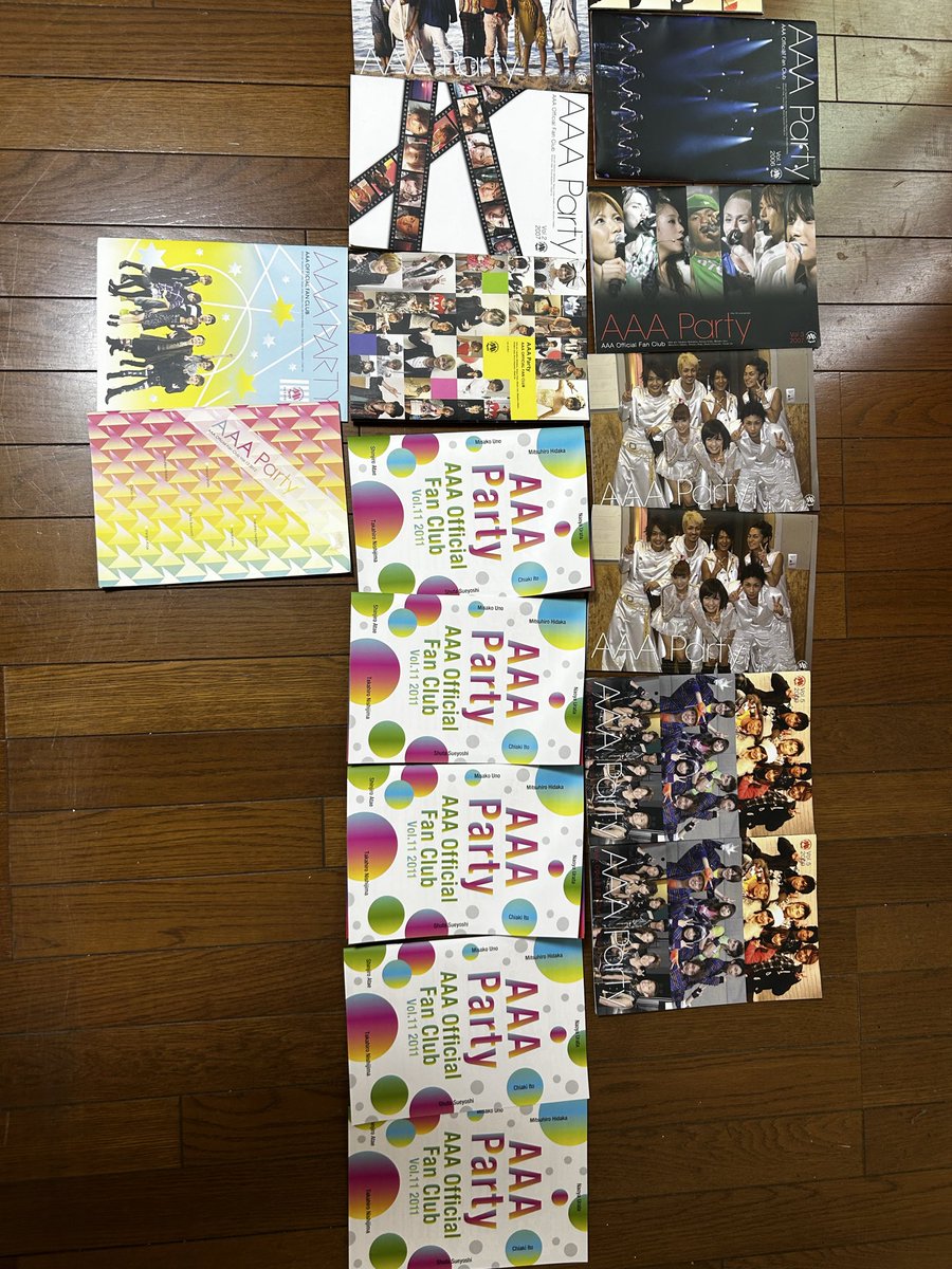 konomiii64's tweet photo. Da-iCEサイン、クリアファイル、CDとか捨てていいかな？笑　AAAの会報も捨てます。 https://t.co/wuaNWVzdmt