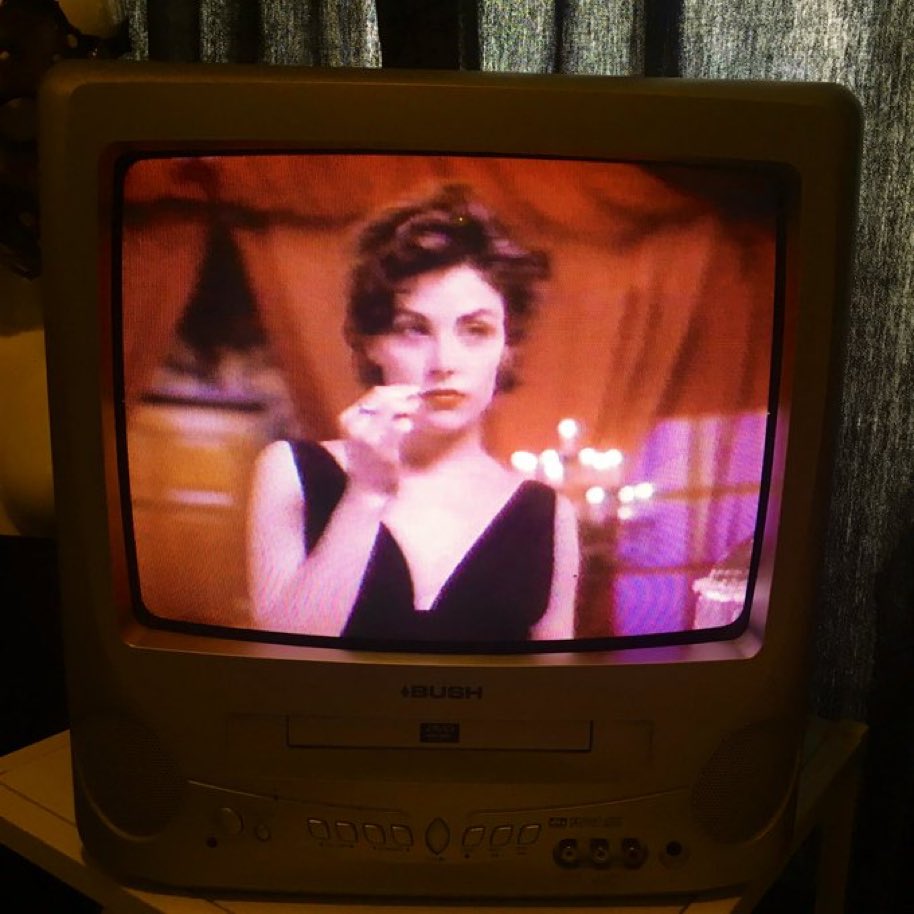 Twin Peaks Aesthetic 🚬 tweet media