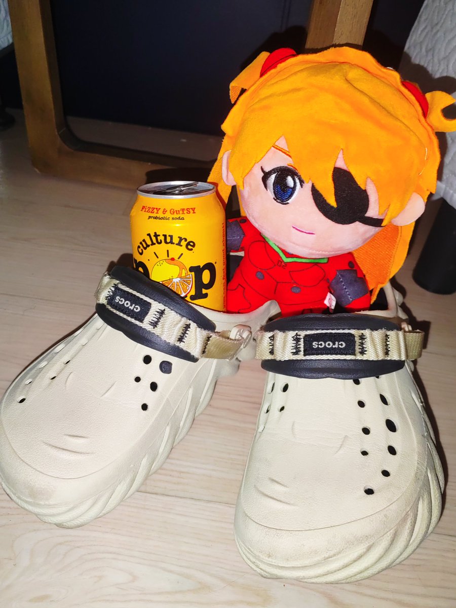 Random_JustRandom tweet media