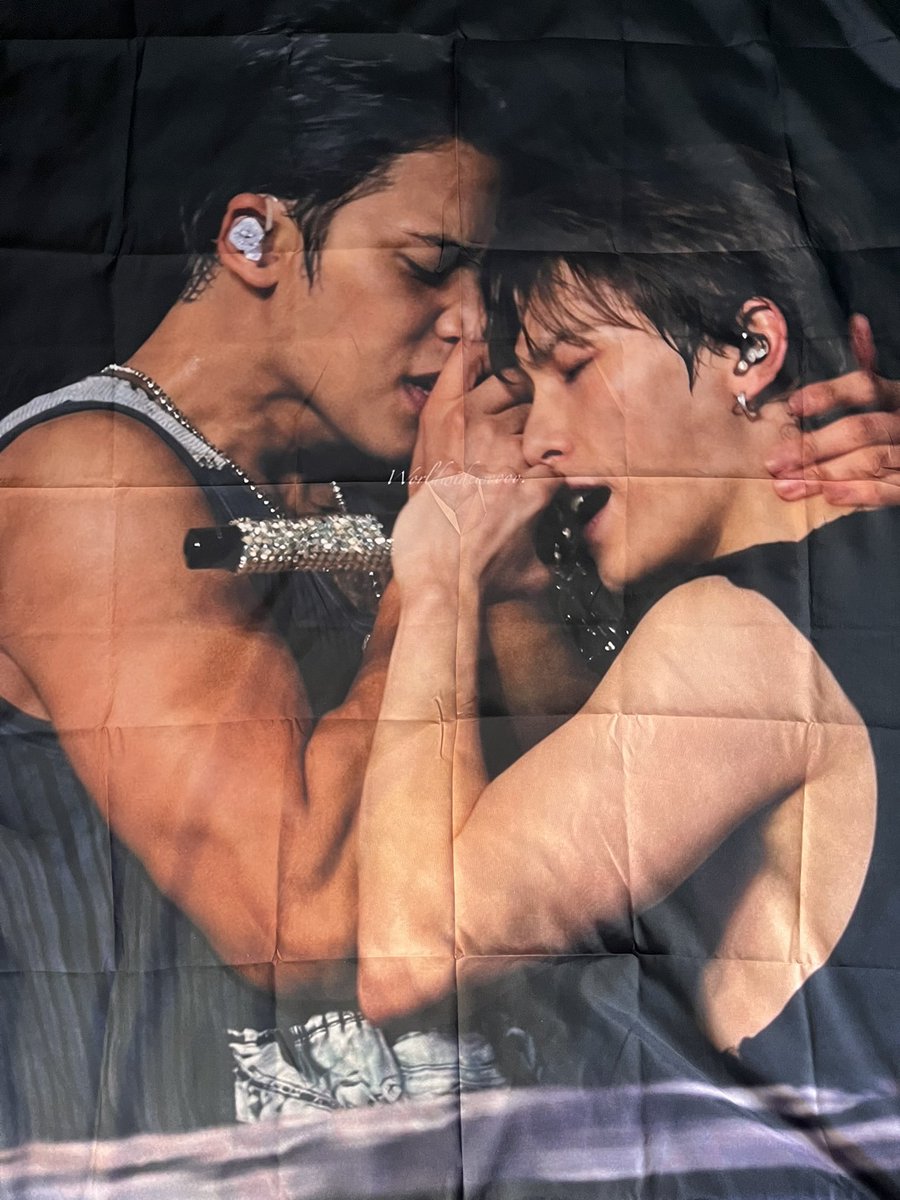 my gyuchan tapestry is here! 🥹🫶🏻