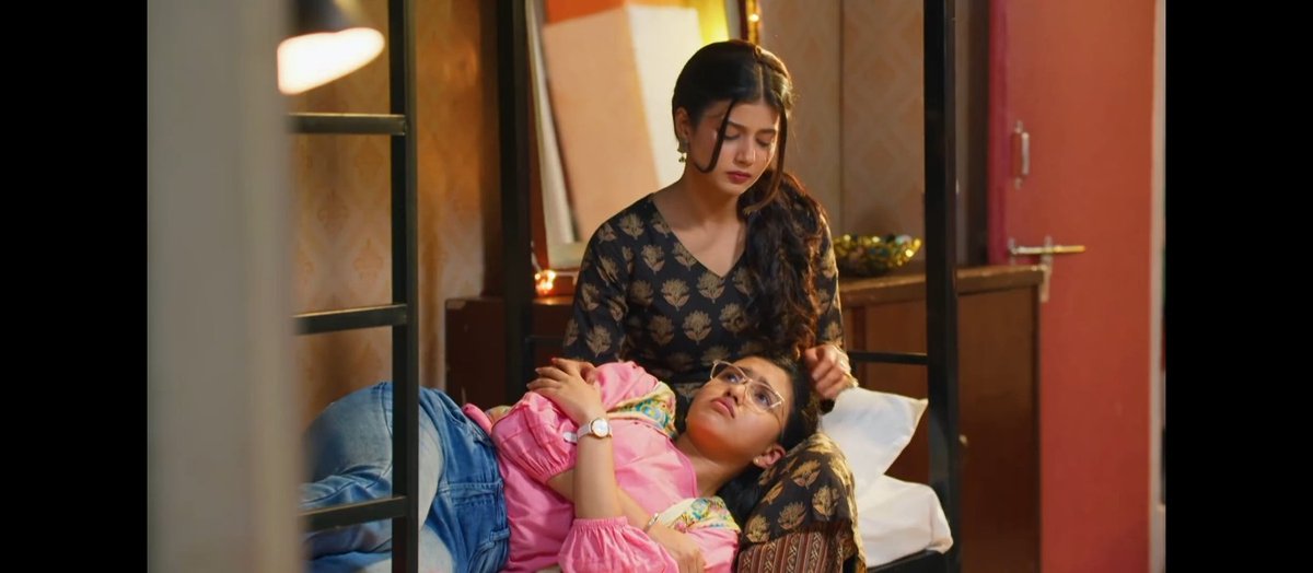 Vijitha33444400's tweet photo. Beyond every wall of protection lies a mother’s embrace. Abhira is Mukti’s safe haven, and together, they define the ultimate bond of grace. 🛡️🌸🧿
#samridhiishukla #yrkkh #AbhiraSharma https://t.co/I8RwseUJpd