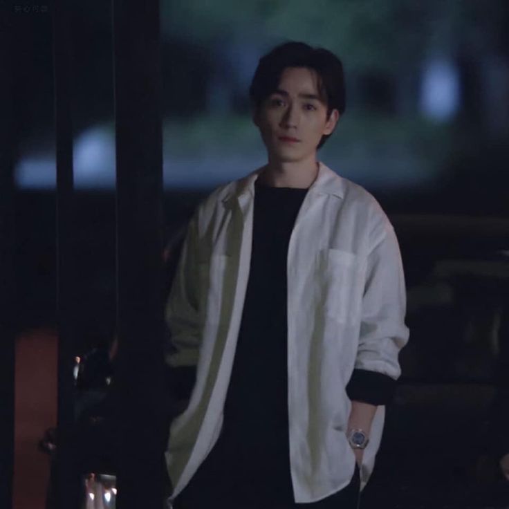 Just thinking of Jing Ran having a normal and chill life until he decides to help his neighbor (Lin Xia) and then he ends up mixed in a life of spirits and paranormal stuff and finds his soulmate (who is a spirit) asfadfasfs poor baby