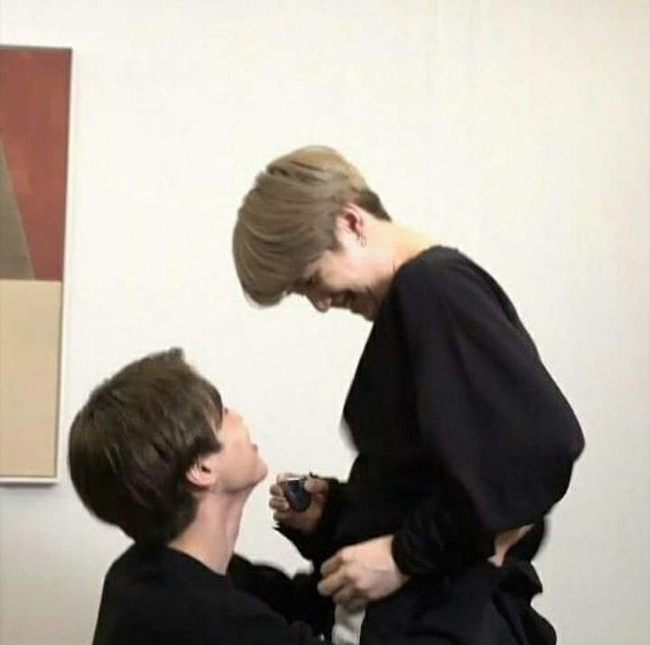 jimintopera's tweet photo. alpha jimin on his knees for his omega yoongi, this is BY FAR my favorite genre https://t.co/t4Uh8aXqqT