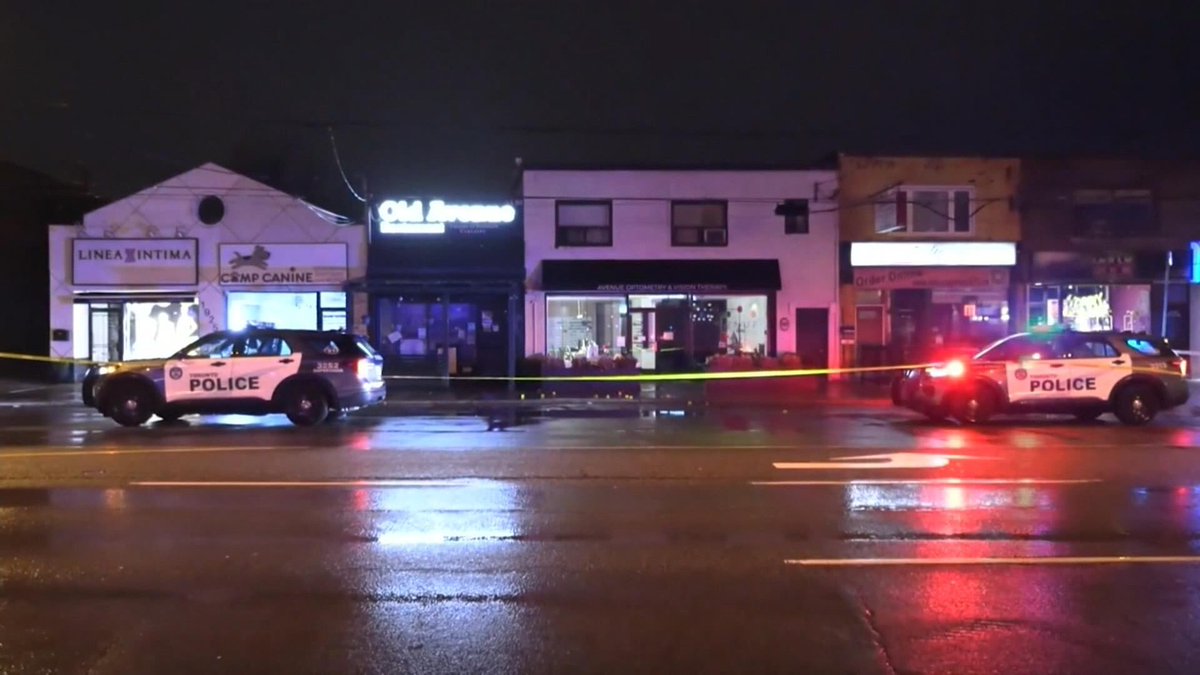 elikowaz's tweet photo. A Jewish-owned restaurant in Toronto was shot at 14 times last night.

This is the new normal for Canadian Jews.

https://t.co/trl3ZXVlDZ https://t.co/fa5bd49QWx