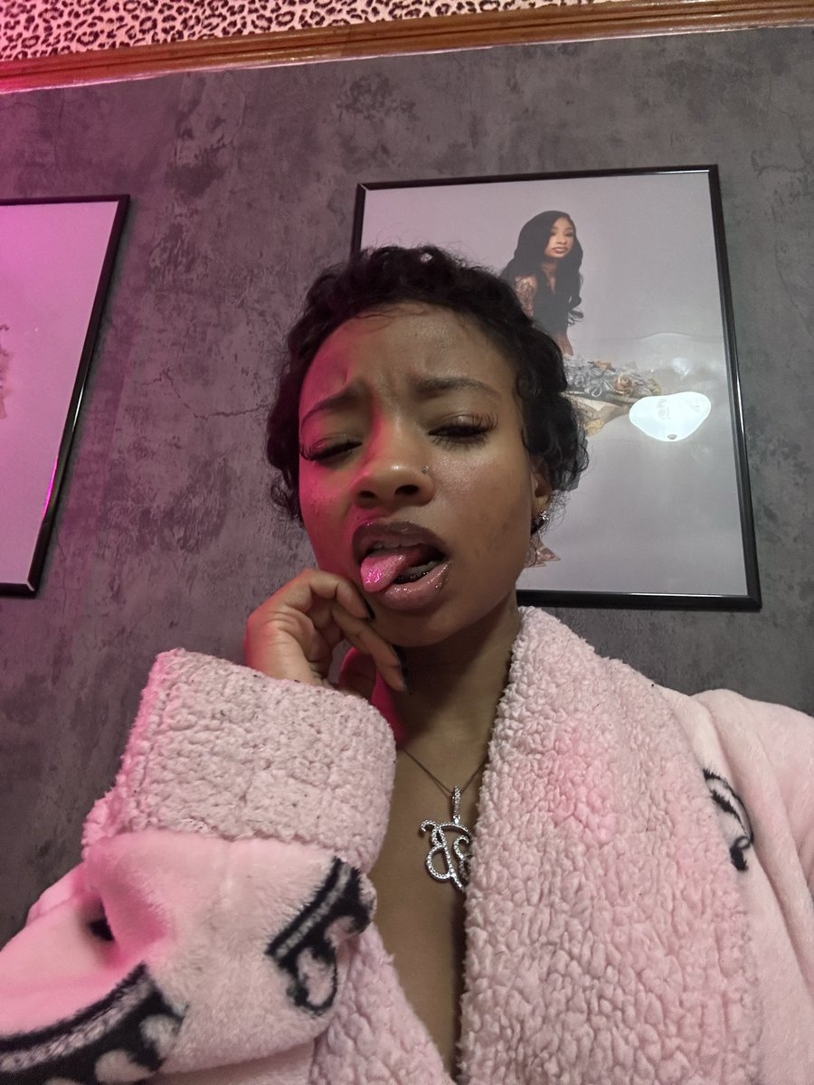 b_duhhhh's tweet photo. late night￼💘 https://t.co/Nojw7TSV3E