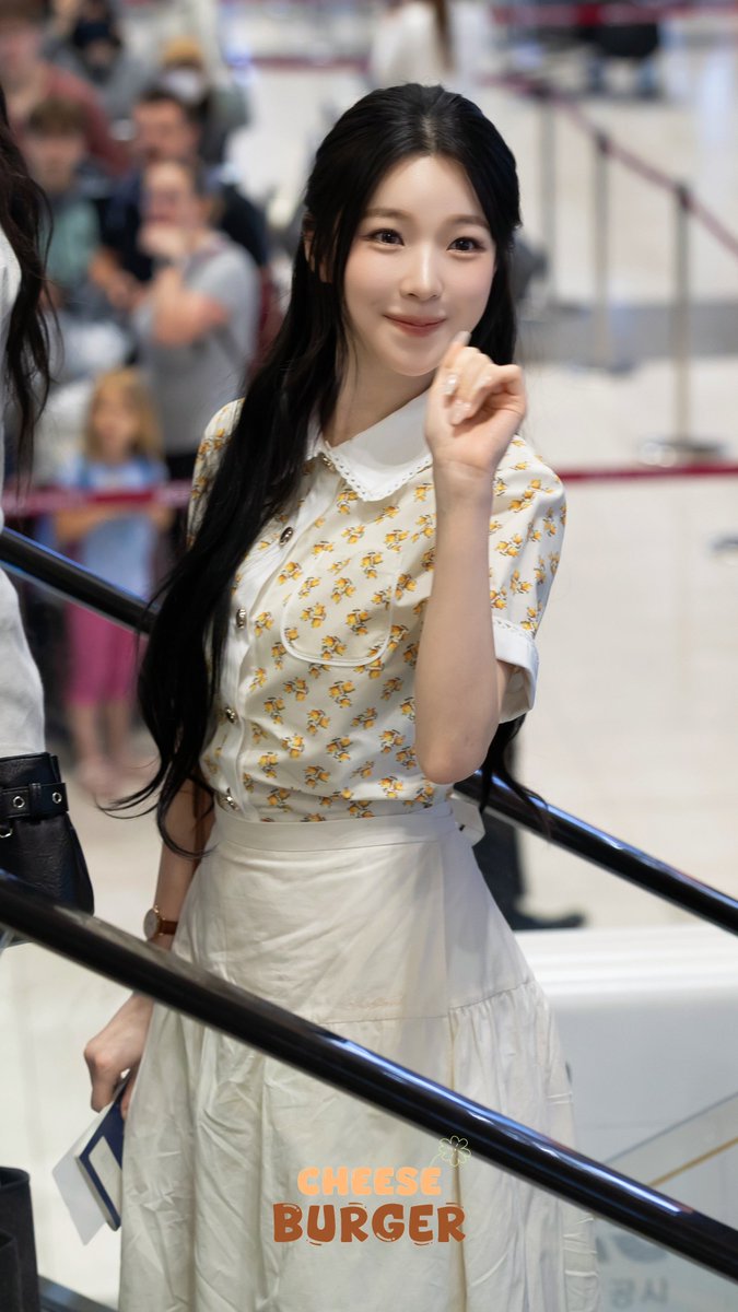 #프로미스나인 #fromis_9 
#백지헌 #BAEKJIHEON
26.04.04
백지헌 1p