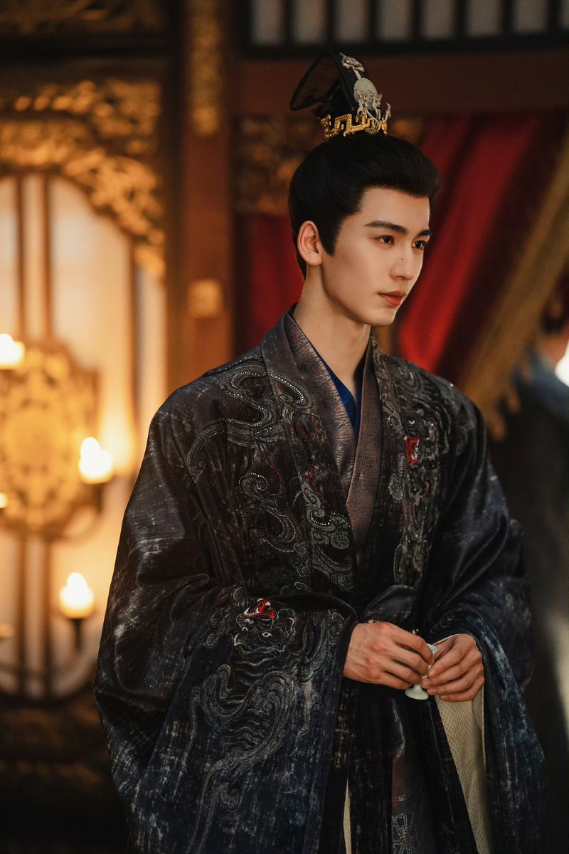 jipiiito's tweet photo. ไตรมาสแรกอันดับหนึ่งของช่องฝั่งทีวีดาวเทียม

ช่องตงฟาง ⚔️ทีมล่า 
ช่องเจ้อเจียง ☀️ทีมตะวัน

ดีใจกับพี่น้องตระกูลจางงงงงง หล่อสวยทำดีทำถึง รอติดตามผลงานต่อไปรอแล้ว^^ https://t.co/gyyYsKo1dI
