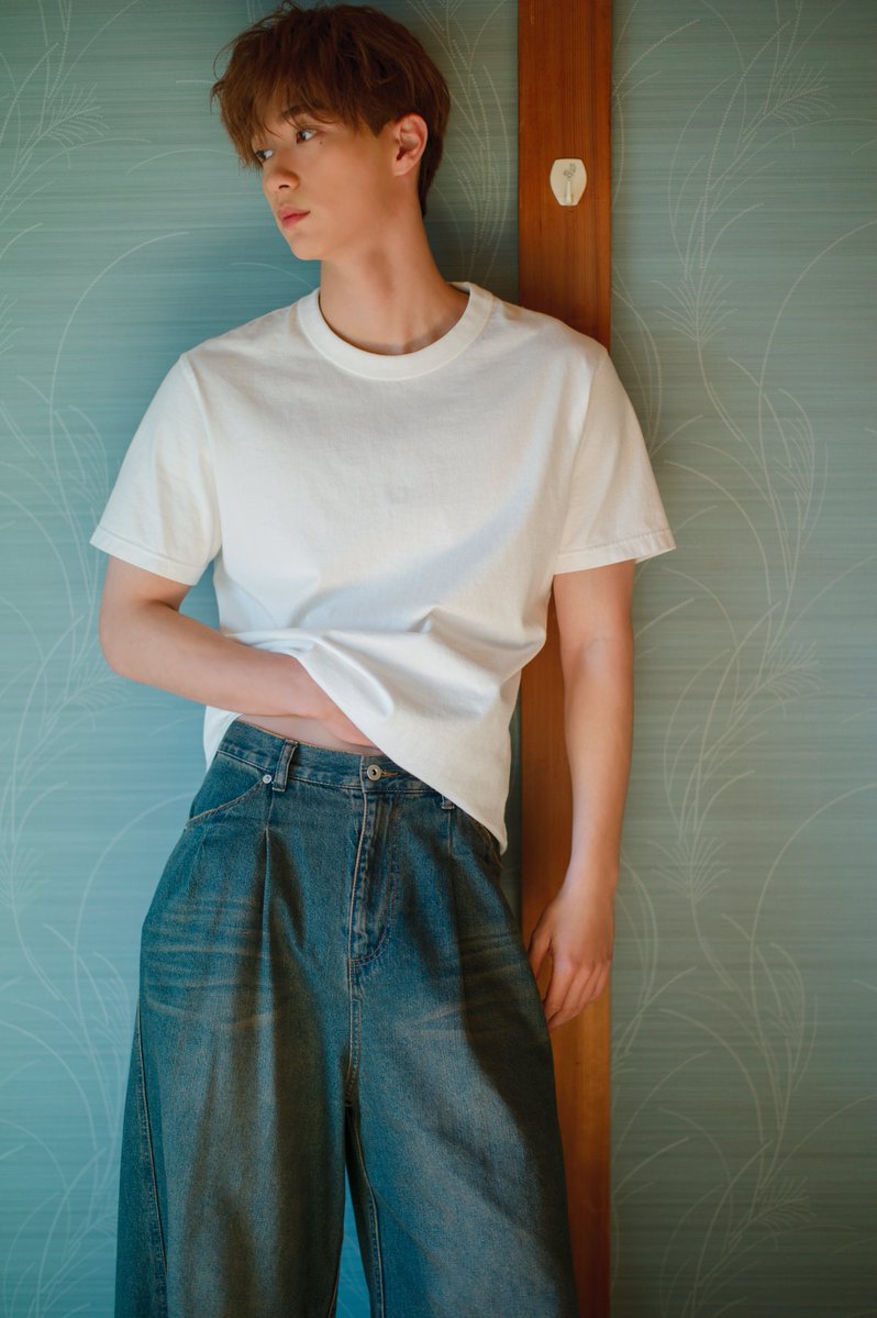 Auditionblue's tweet photo. 🧈#雑誌butter 04🧈
#moreButter_spring より、#野村康太 さんも登場‼
中面カットをこっそりお届けしちゃいます🤫
白シャツで爽やかに、ワイルドに。
この1枚に野村さんの魅力がたくさん詰まってますよね。
・Amazon
https://t.co/SB7f25irCP
・HMV
https://t.co/WSV8QDADlK
(撮影=#山田涼香) https://t.co/Y9Ck5TyLgF