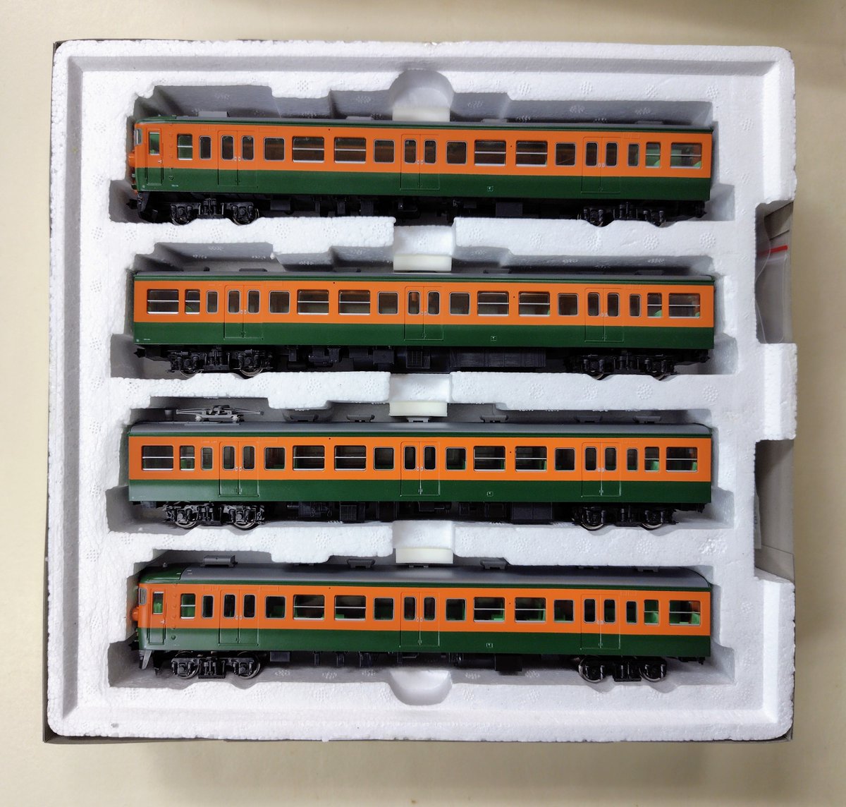 dentetsu3700's tweet photo. 明日。4月5日開催の鉄道模型市に出店します。手持ちの115系湘南色（プラスチック製）を販売します。お探しの方はぜひこの機会にお買い求めください。 https://t.co/x5peU9x1T8