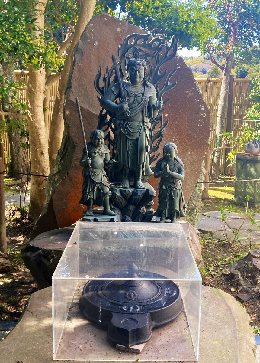 tsubuyakitai tweet media