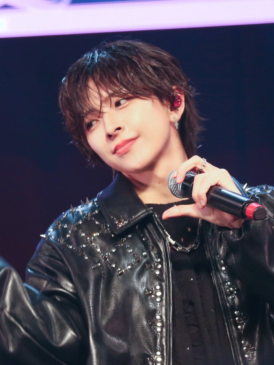 ๐๐๐๐ซ๐ฅ๐๐ญ tweet media