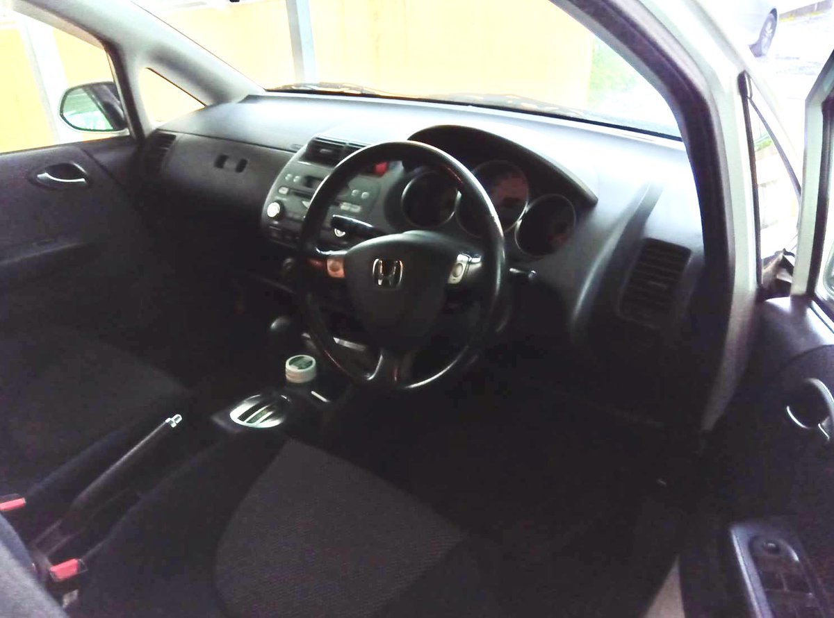 初代フィット　ワンオーナー　フルディーラー整備
グレード1.5T CVT 走行12.9万キロ
純正フルエアロ　屋根下保管

機関好調、乗って返れます
車検2026年5月29日
価格10万円(リ別　自動車税月割り)

欲しい人いますか？
#車売ります　#売ります　#フィット