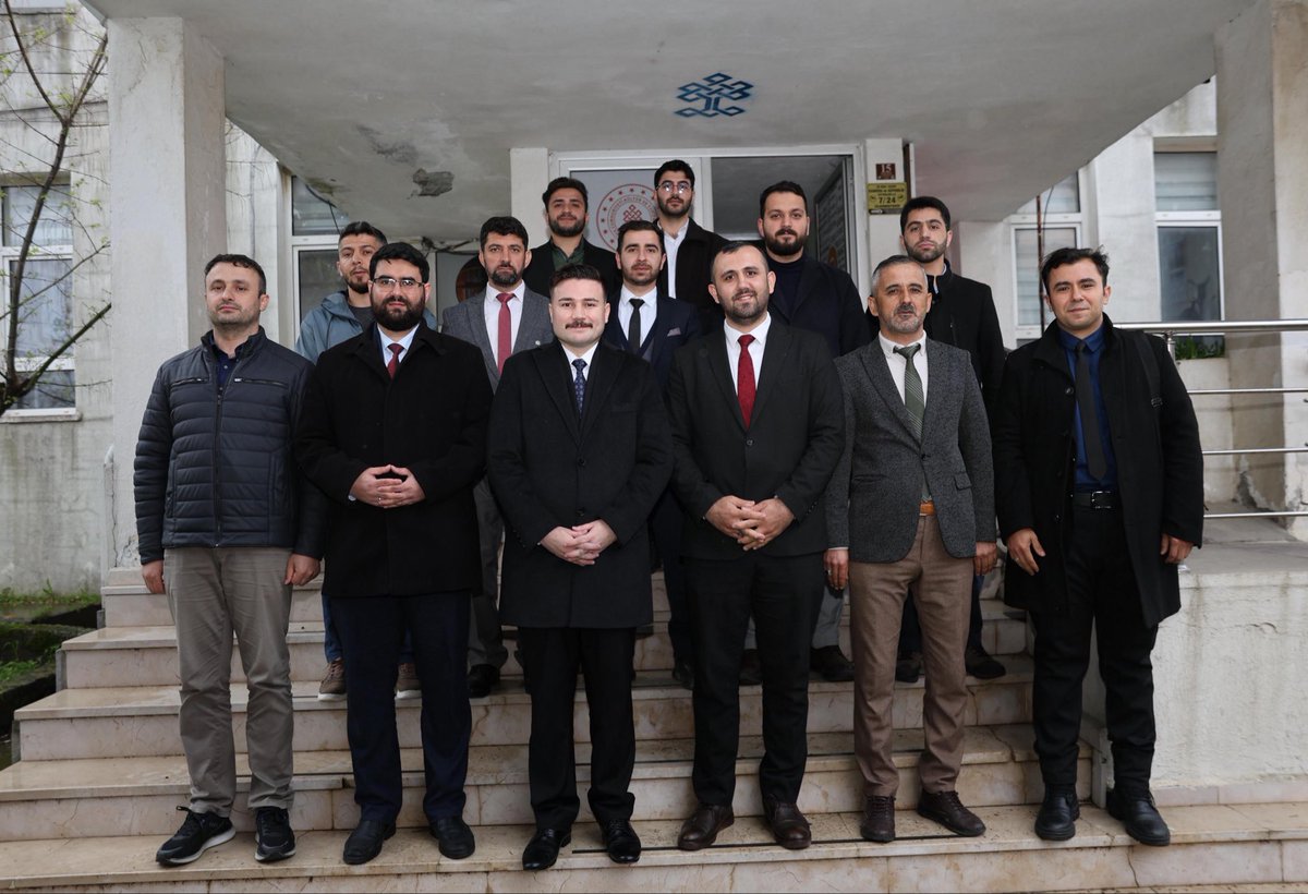 Kaymakamımız Sayın Osman Acar, İlçe Müftülüğü Personeli ile Bir Araya Geldi.

Gerçekleştirilen toplantıda; sahadaki uygulamalar, hizmet kalitesi ve koordinasyon süreçleri kapsamlı şekilde değerlendirildi.