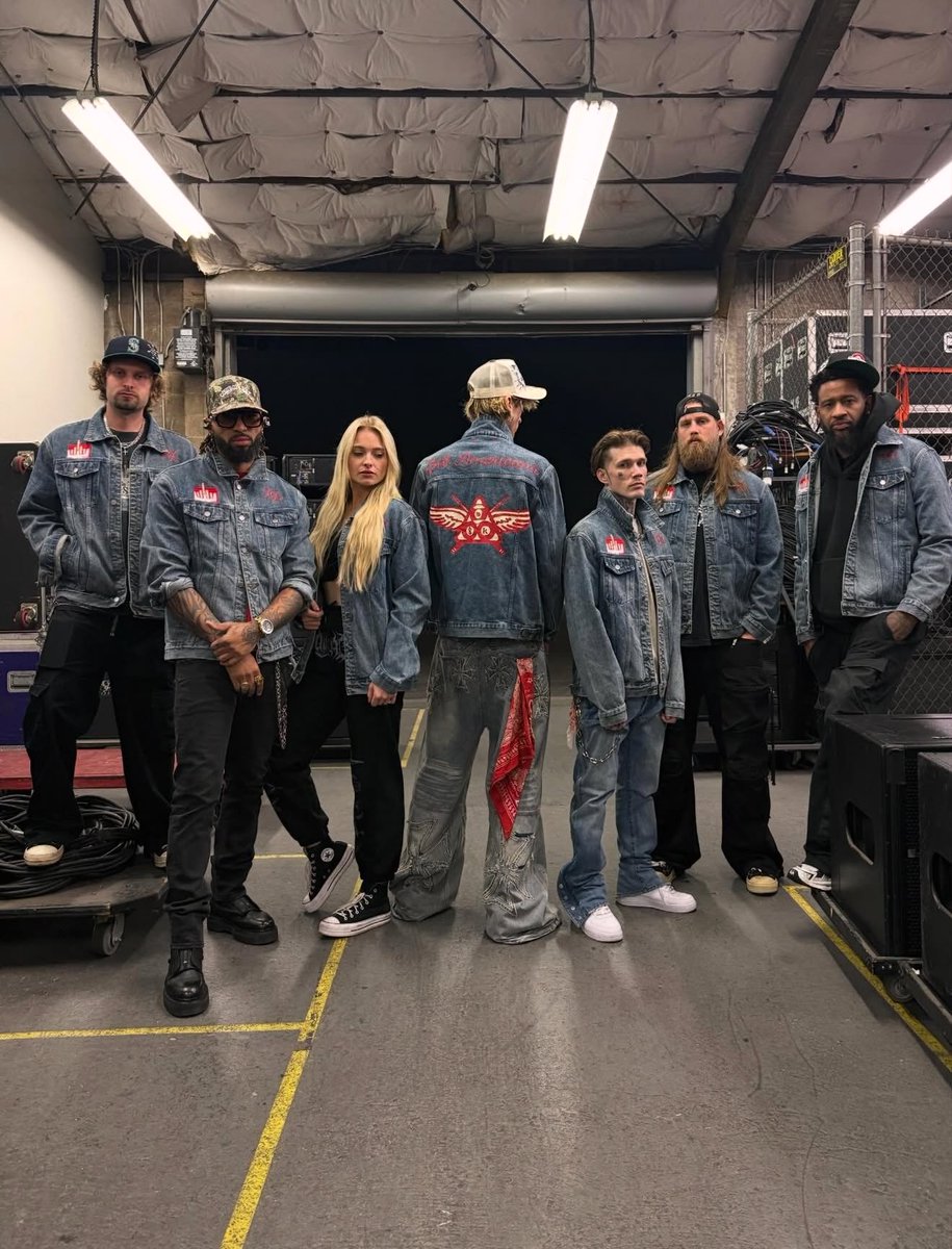 chels🍒🚬🎱 tweet media