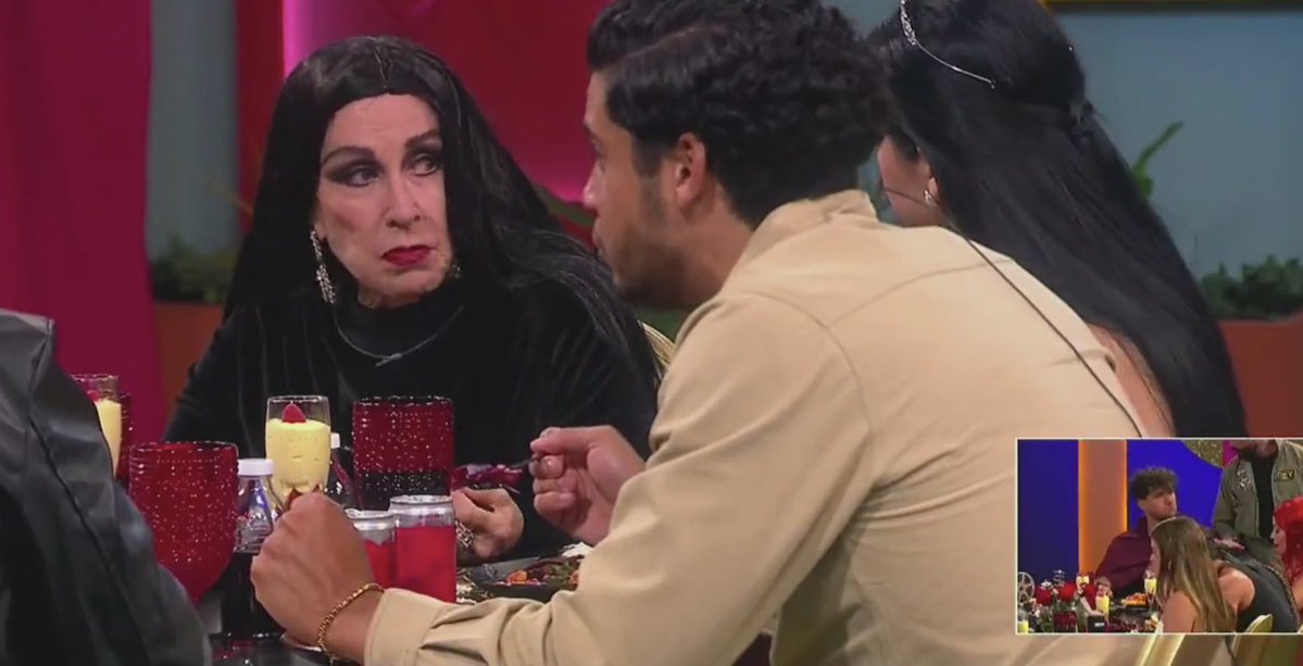 ℂ𝕝𝕒𝕣💜 tweet media