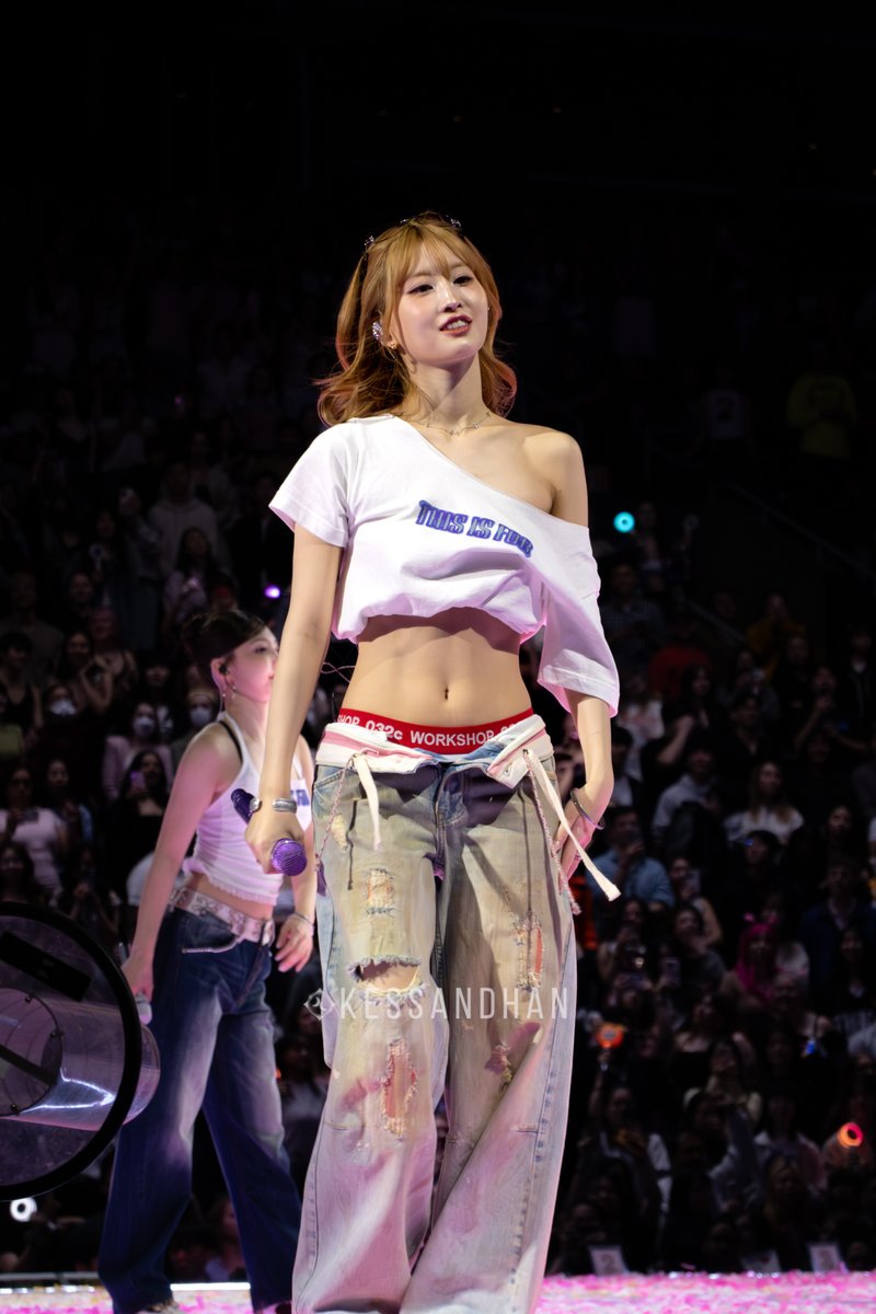 Momo's encore fit 😭😭😭

#MOMO #모모 #TWICE #TWICE_THISISFOR_WORLD_TOUR_IN_BOSTON