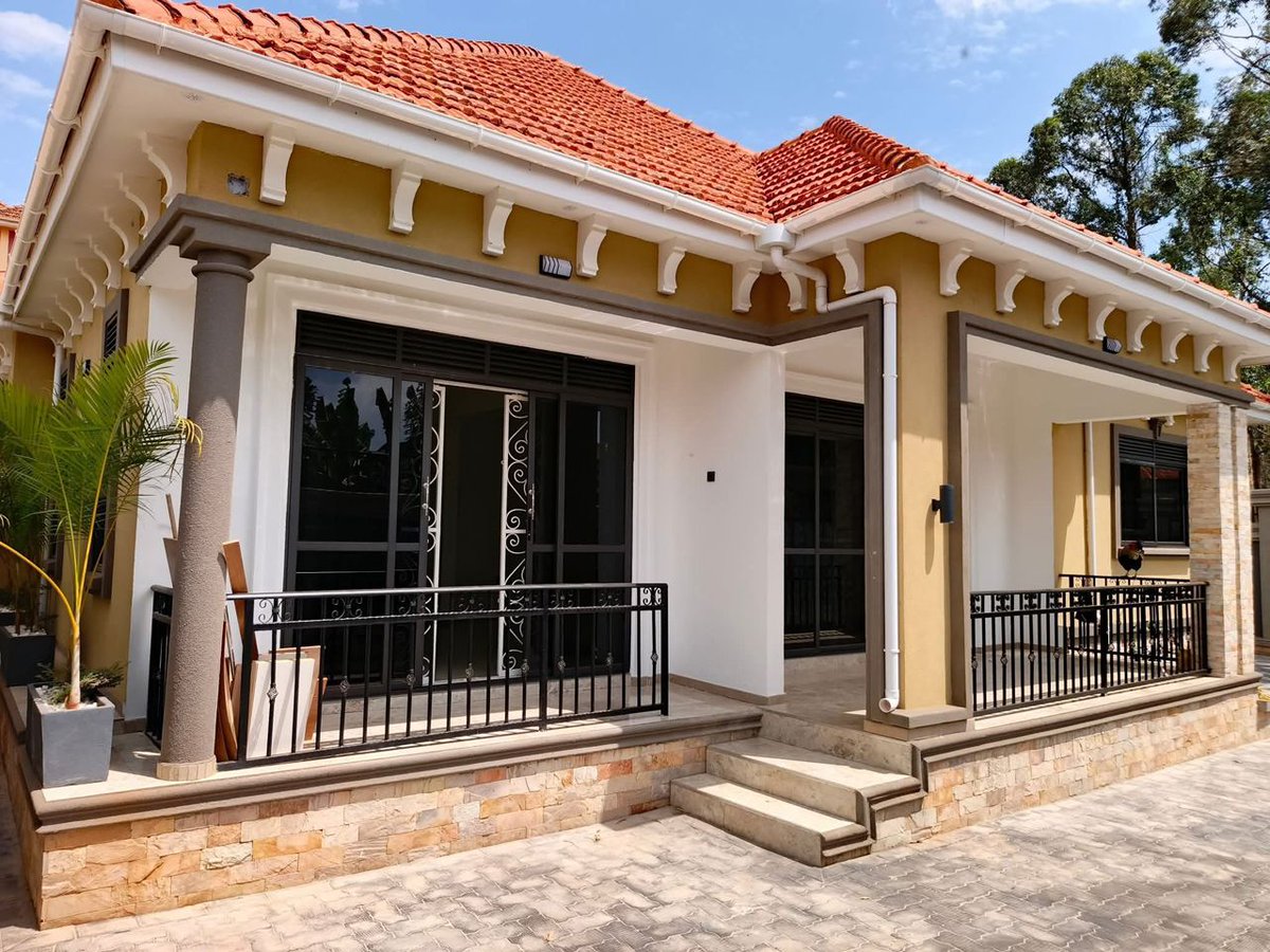 KMT_properties's tweet photo. BRAND NEW HOUSE FOR SALE IN #NAMUGONGO::#4BEDROOMS_3BATHROOMS_2BOYS_QUARTER SEATED ON #13DECIMALS ASKING FOR #470MILLION_UGX SLIGHTLY NEGOTIABLE WITH READY TITLE ON TABLE
Call Or WhatsApp No
οΏΌβ¨0786396665 https://t.co/VtFjpHptC0