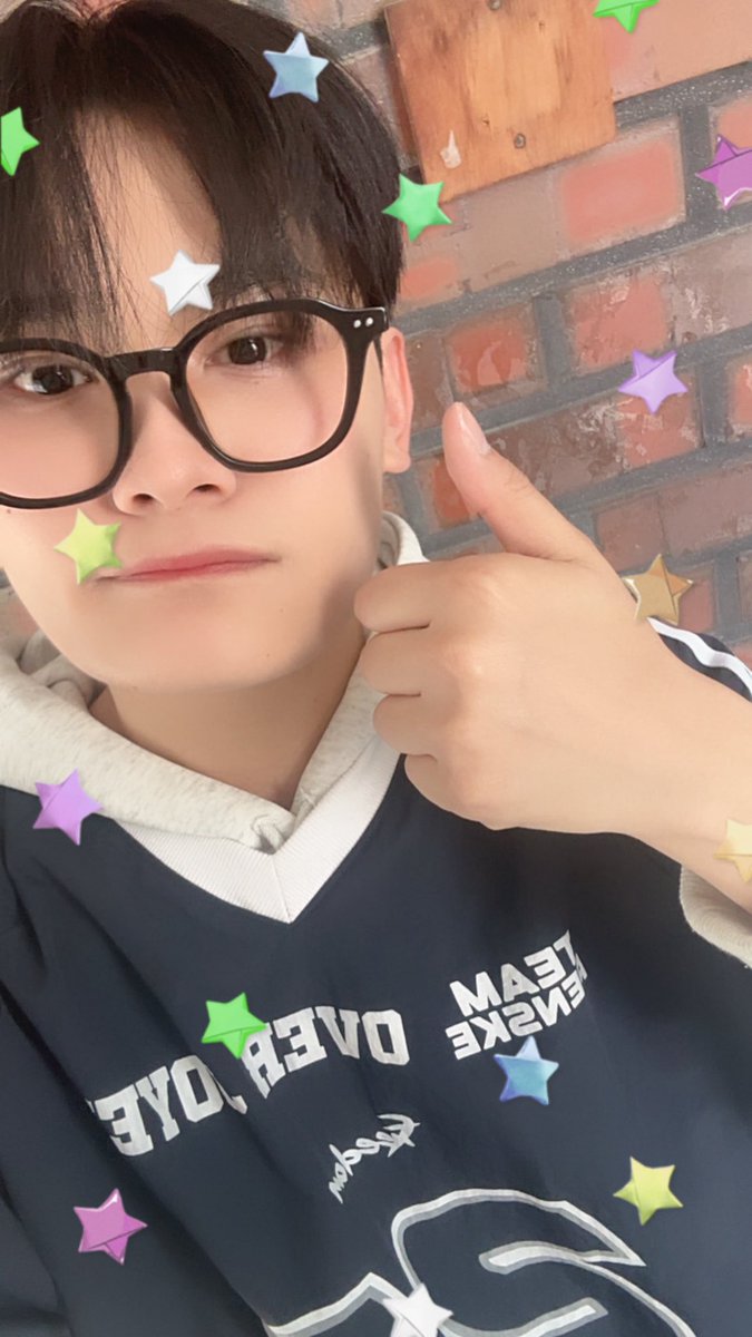 •̅_•̅ tweet media