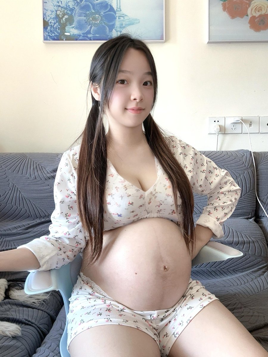 yafei5090's tweet photo. ほっこり妊婦さん
＃孕妇 ＃pregnant #妊婦 https://t.co/sWptifi8F9