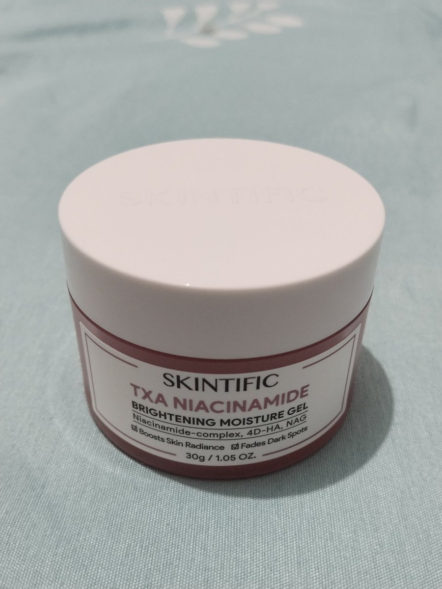 ᕼᓍᒪᒪᗩ tweet media