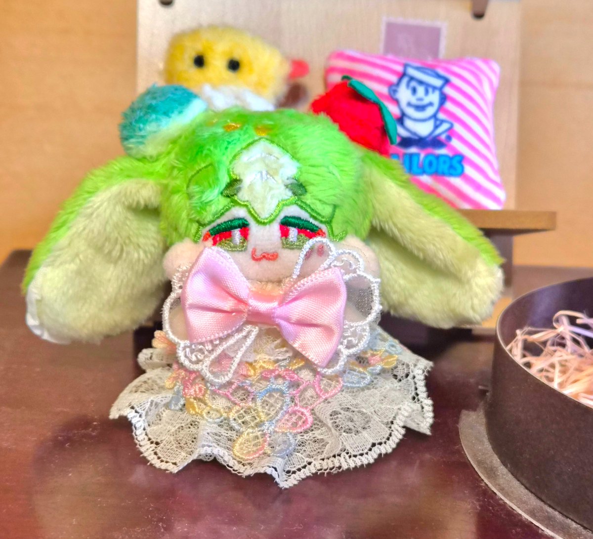 ひとくちちゃんも着られるけど🎀の位置下にした方がいいかな。