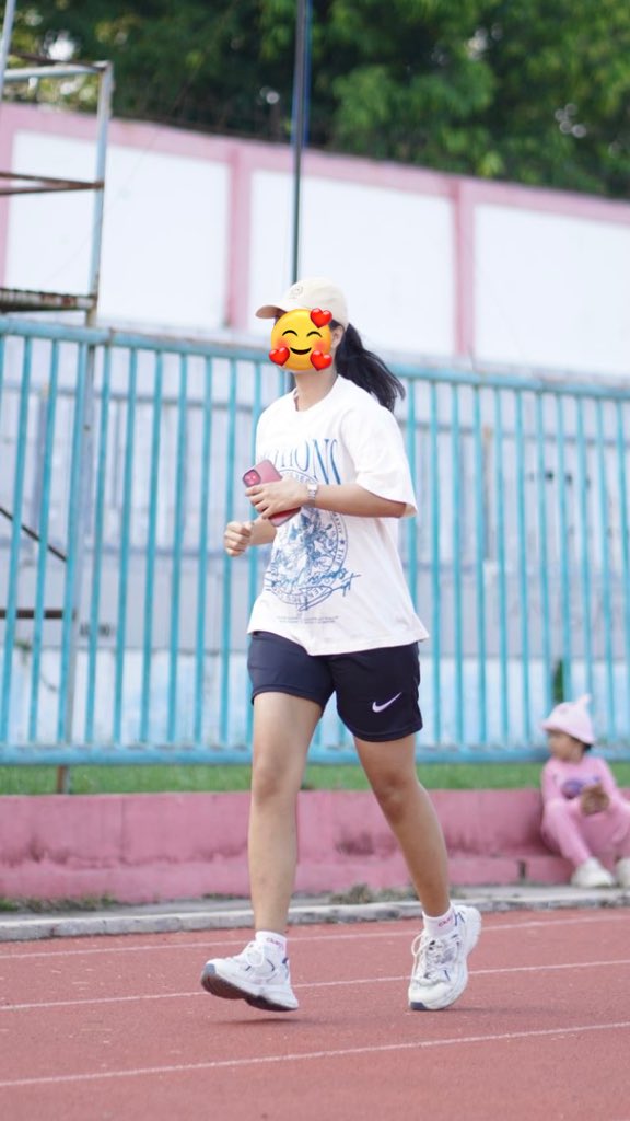 abcdfuckkyouuu's tweet photo. jadi buang kalori atau memory? https://t.co/xsipdgp3zs