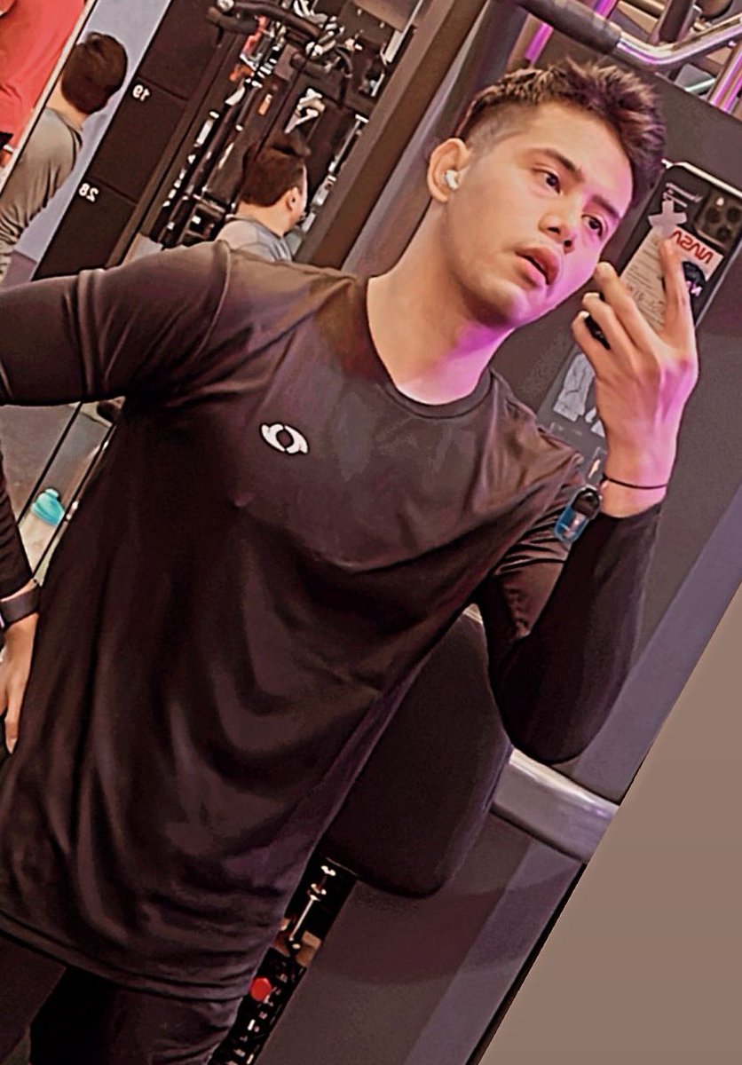 tobi jkt tweet media