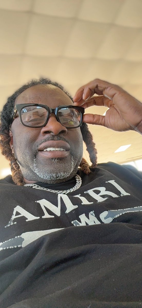 weezyouttahere216 tweet media