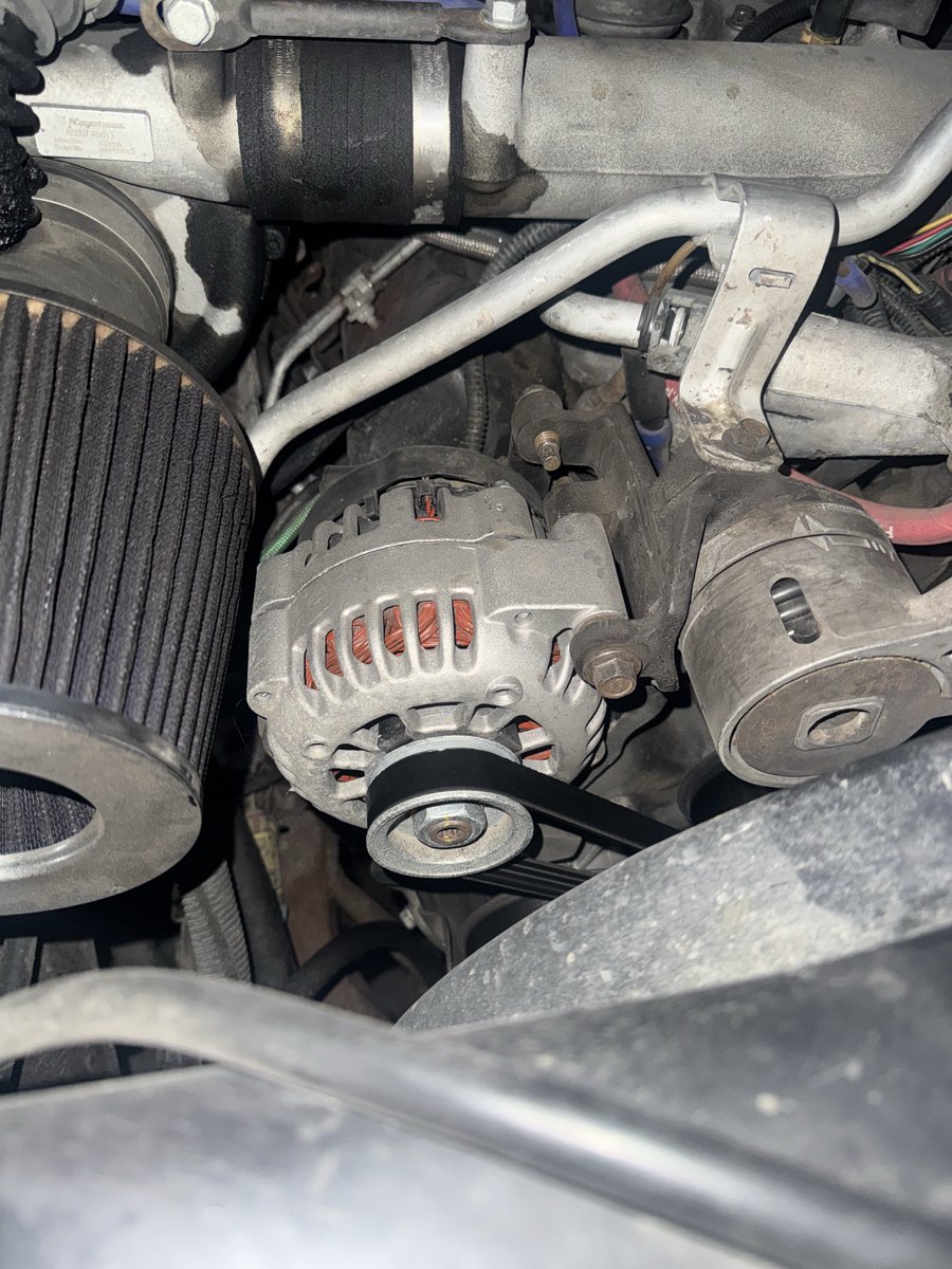 BarbaOptimatium's tweet image. They kept it easy even into the 90s. GMT400 even with the Detroit Diesel…2 bolts, one harness plug, and one wire attached to a stud. 20 minutes.

My 2018 Colorado Duramax? 2 hours. 

Fact is, they don’t want you doing your own work.