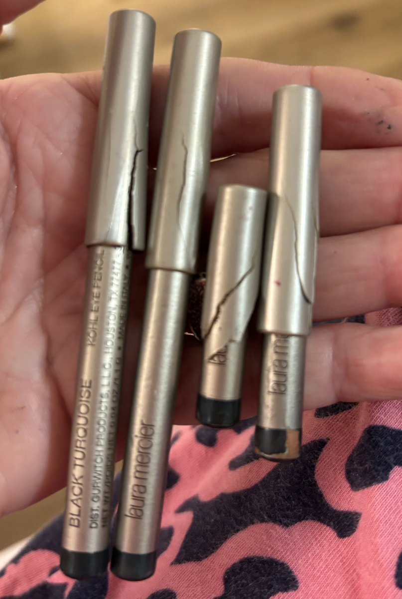 DrDoreenD's tweet photo. @LauraMercier your kohl pencil caps are inferior for your price point and industry https://t.co/ztSctnHABP