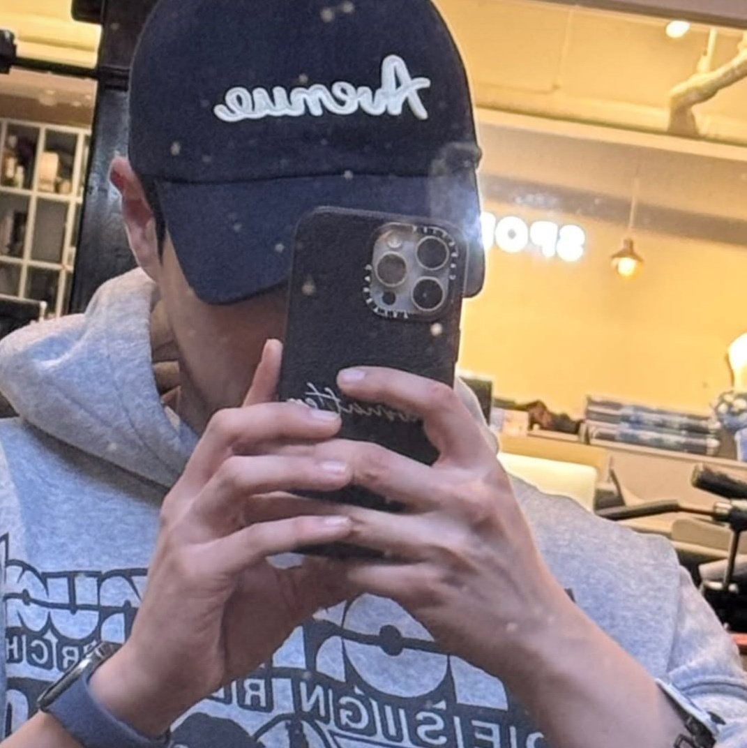 얼굴윤곽선만 봐도 벌써잘생김🤩