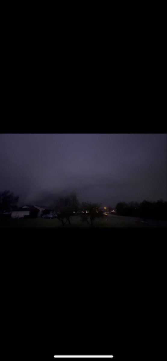 PalmsyPat's tweet photo. East side Joplin about 10 minutes ago @ryanhallyall https://t.co/M9wnliHzlS