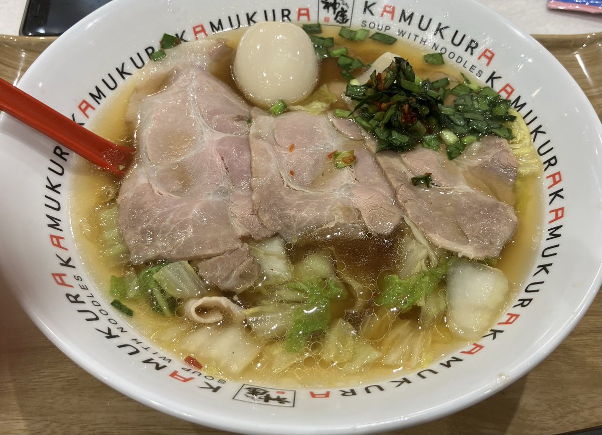 mo_2010_12's tweet photo. 近所のモールで数年ぶり？の神座。あ〜学祭終わり深夜3時の歌舞伎町の味がするぅw https://t.co/lVtD59pdq0