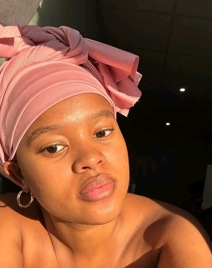 Lyphasie's tweet photo. Hi verified ❤️💋💋💕💕
May I get a follow today ?✨️✨️🙏 https://t.co/ywERNYCdPx