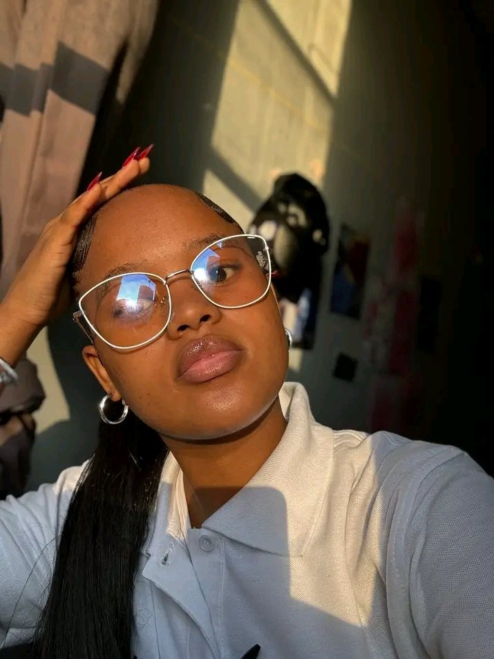 Lyphasie's tweet photo. Hi verified ❤️💋💋💕💕
May I get a follow today ?✨️✨️🙏 https://t.co/ywERNYCdPx