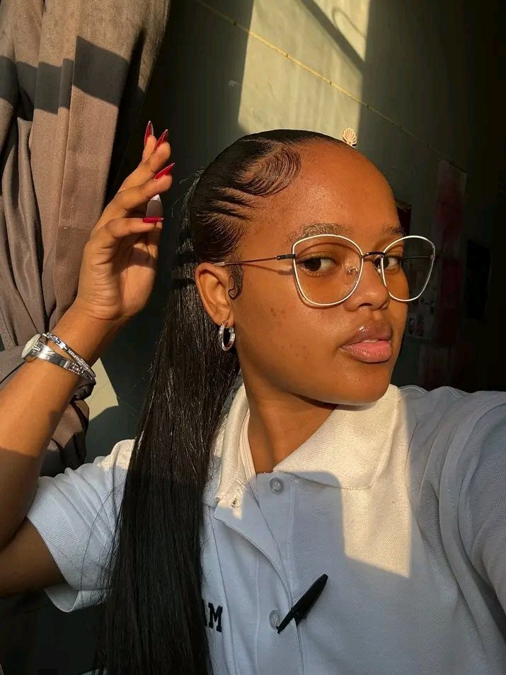 Lyphasie's tweet photo. Hi verified ❤️💋💋💕💕
May I get a follow today ?✨️✨️🙏 https://t.co/ywERNYCdPx