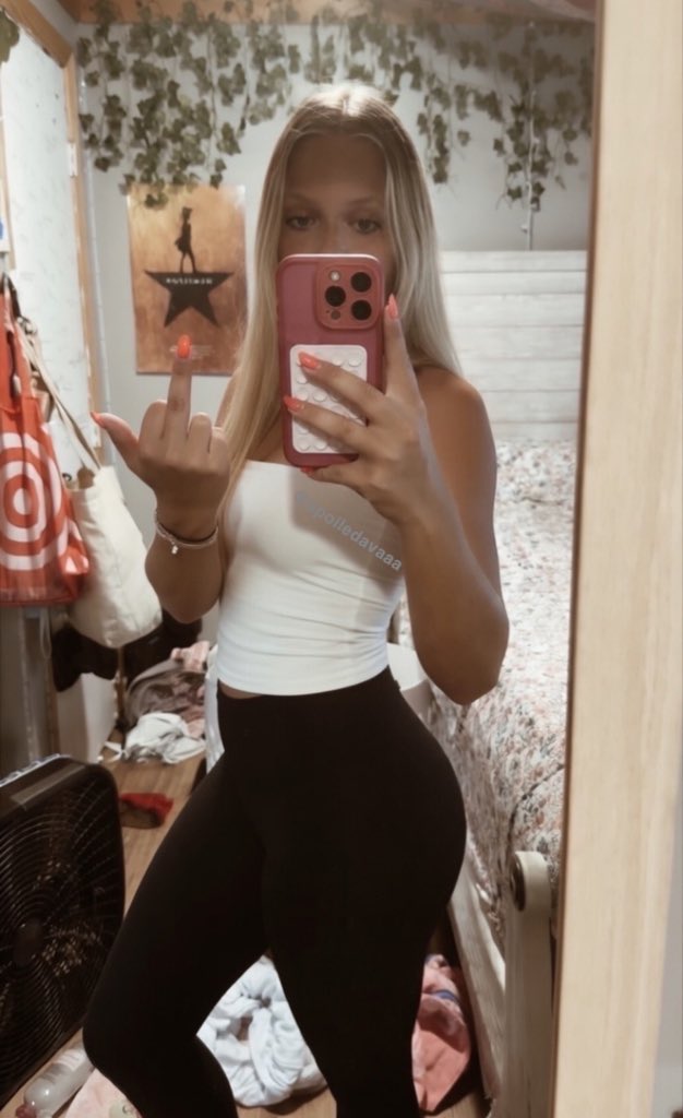 Ava 🧸🎀🍒 tweet media