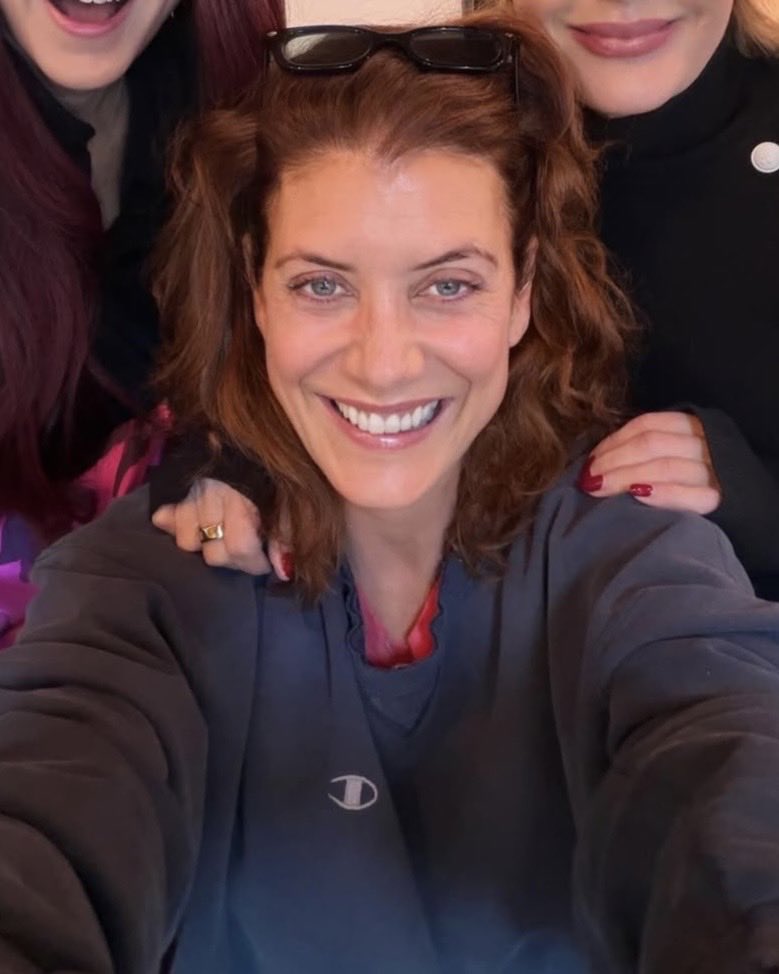 happierwithkate's tweet photo. How can someone be this gorgeous?💌 #Katewalsh https://t.co/TzdDYWEWSI
