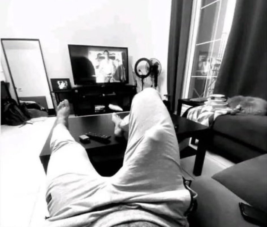creatorSC14's tweet photo. @blinkx04 Just here thinking about you🌚

How’s yours? https://t.co/KWUAld8hc5