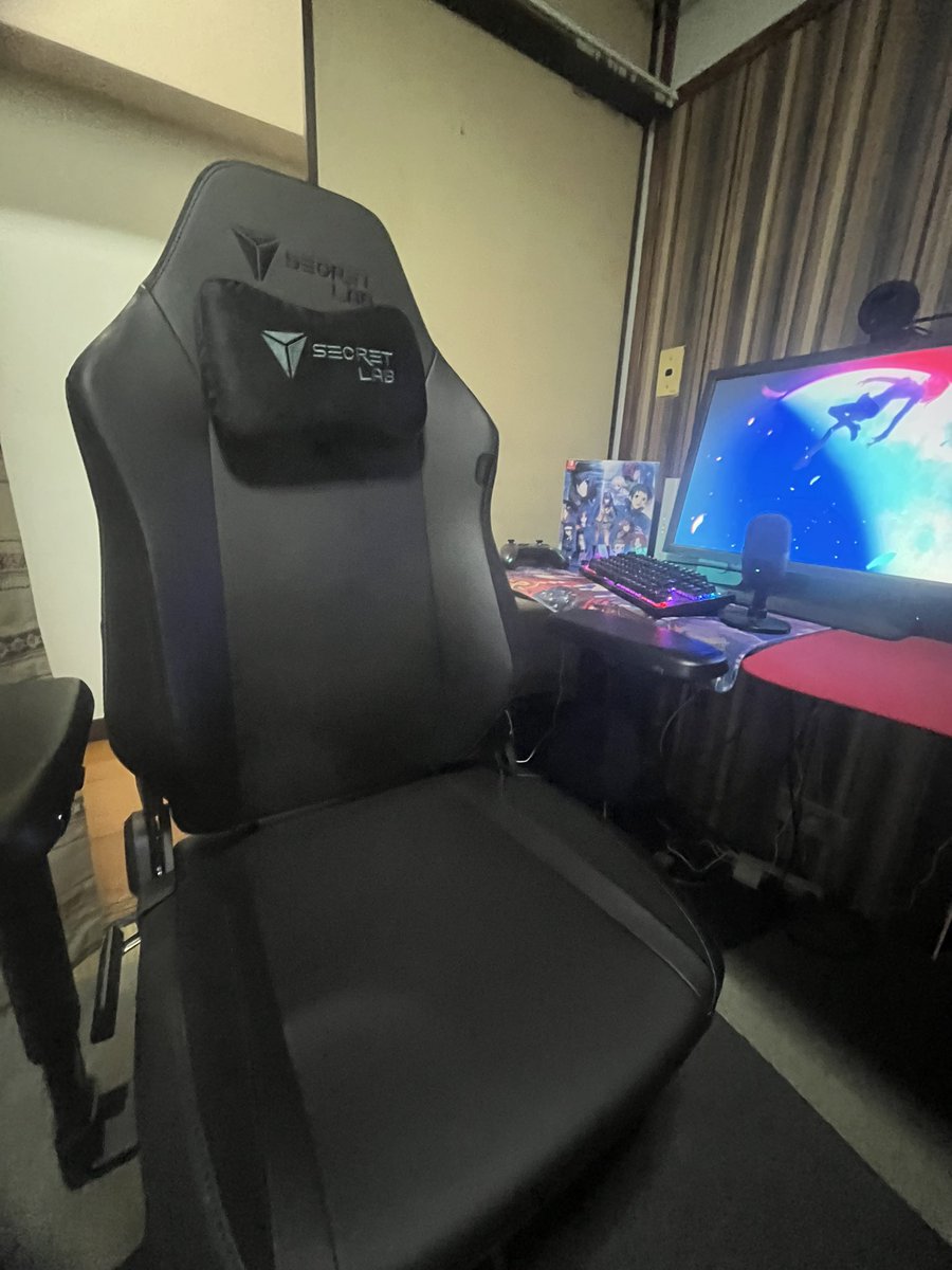 BKun614's tweet photo. New Gaming chair... https://t.co/8UkNw3QpEK