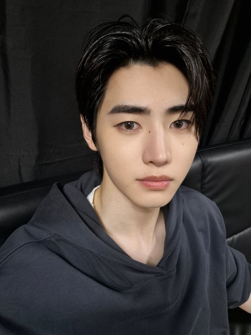 selfolssi ♤ tweet media