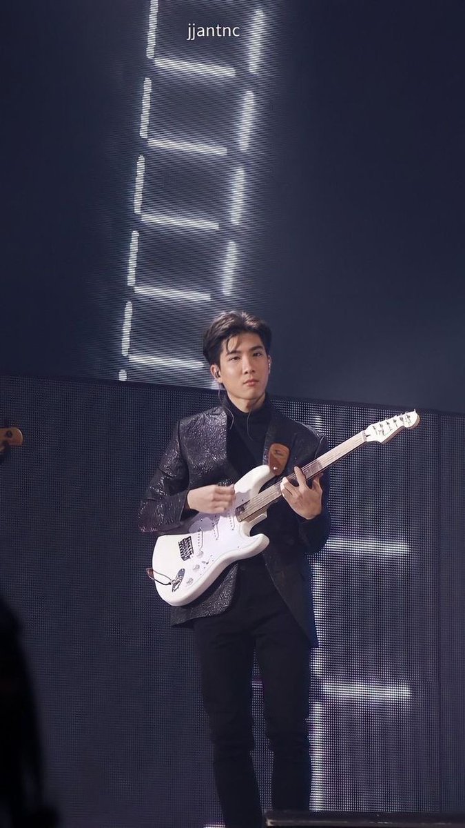 bbowmaster_'s tweet photo. niehh wkwkwk apa beda?? tapi anak nya gitar bet cakep bgt KHAOTUNG omg omg https://t.co/x4swrAQmnH