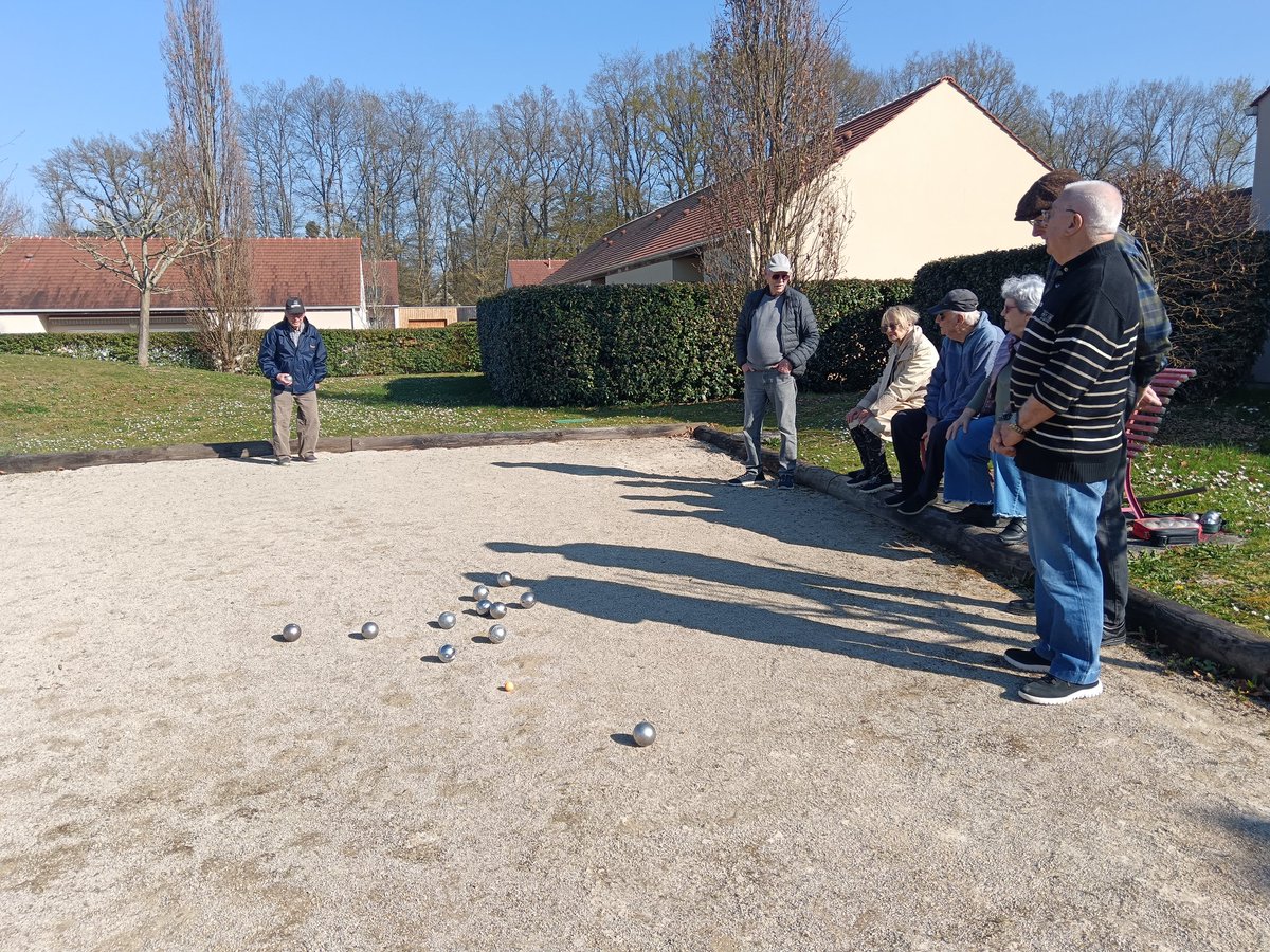 SenPringy's tweet photo. @SenPringy on ouvre la saison de la pétanque @senioriales où il fait bon d y vivre. https://t.co/oEbSCKmXGq