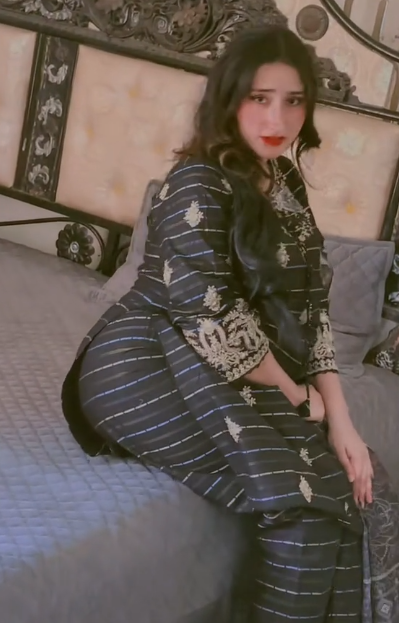 ufff #viral #newacount #hot #AuntyBodies #kainatyousaf #desi #mms #viralvideo #Everyone #trending #kinatyousaf #RT #follow #Paid_Cam_Fun #paidcam #viral #TrendingNow